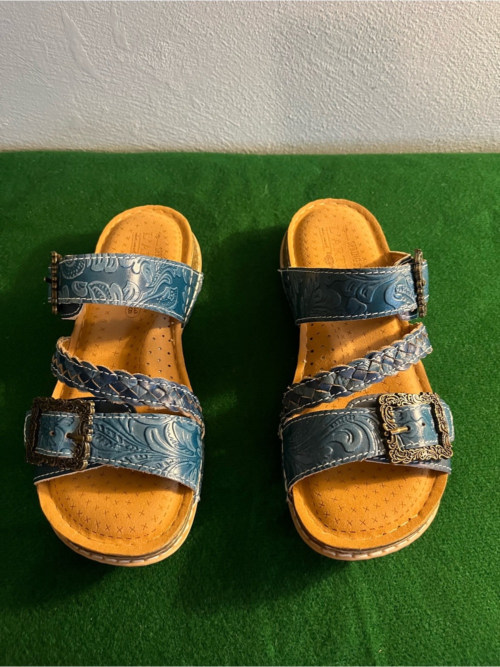L'Artiste Spring Step Size 38 Blue Astra‎ Sandals Embossed Leather Ornate Buckle - Picture 4 of 11